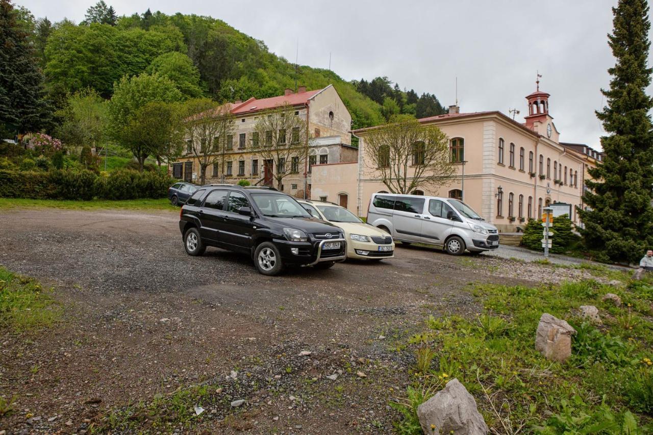Apartman Zacler Exterior photo
